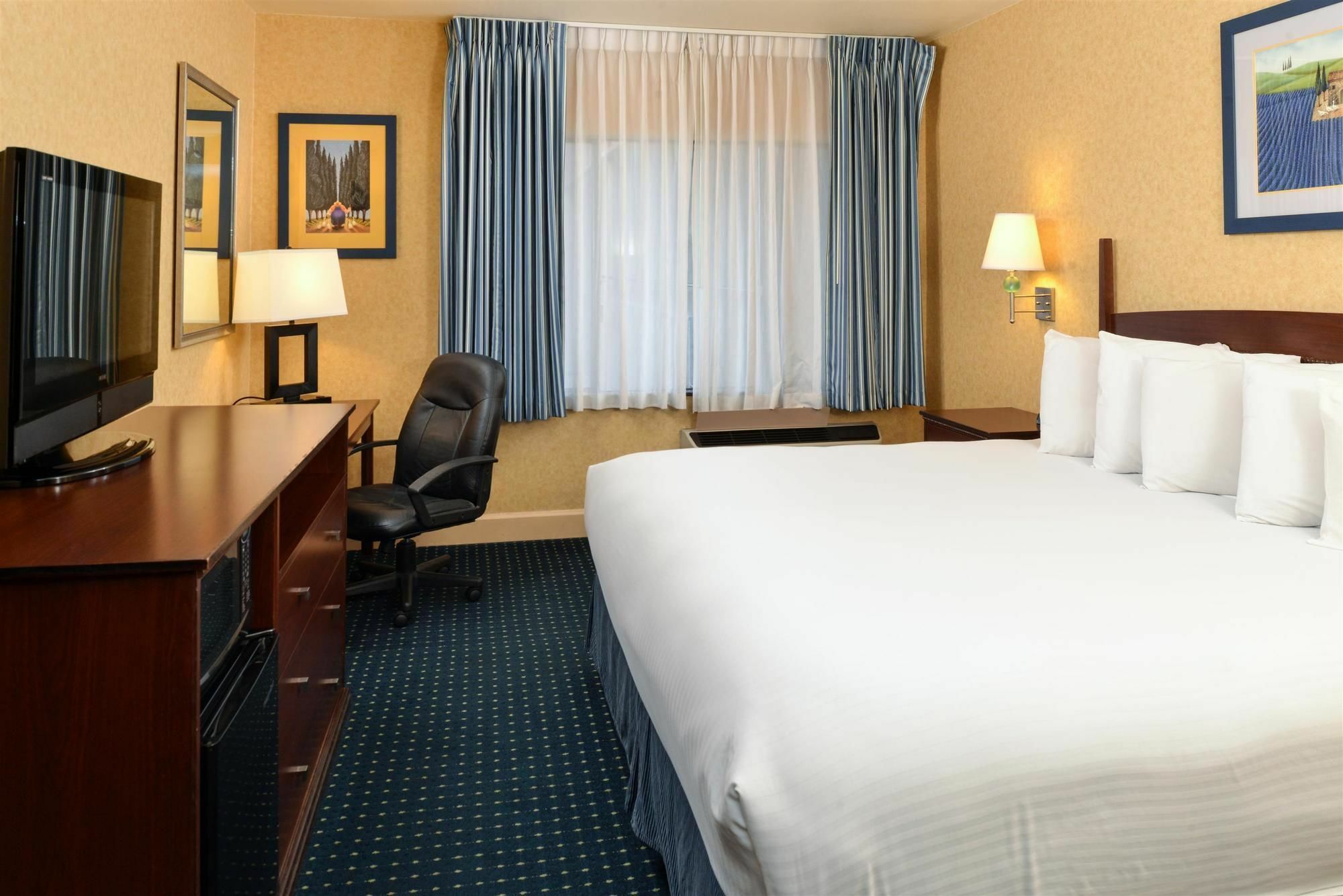 Holiday Inn - Salem By Ihg Extérieur photo